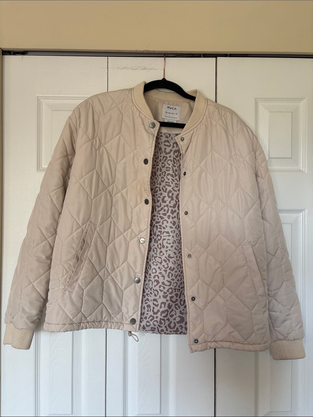RVCA Oatmeal Downtown Quilted Bomber Jacket Leopard Lining Size Medium